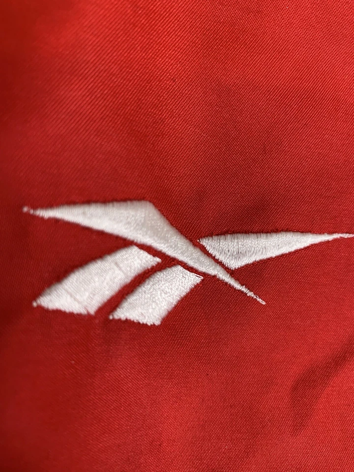Rompevientos Reebok Vintage Años 90 Para Hombre Talla XL Rojo Cuello en V Pullover Borde a Rayas Foto 2 de 4