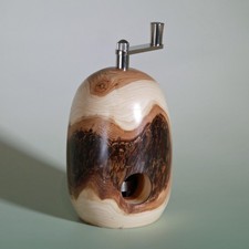 Special Lilac Nutmeg Mill with Bark and German Grater