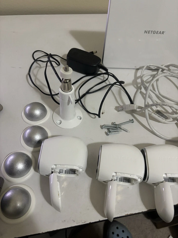 Netgear Arlo Security Camera System 5 HD VMC3030 cameras & VMB3000 Base Station - Image 2 of 4