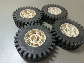 Lego White Wheel 24 x 43 Technic with Black Tire 24 x 43 Technic (3739 / 3740)