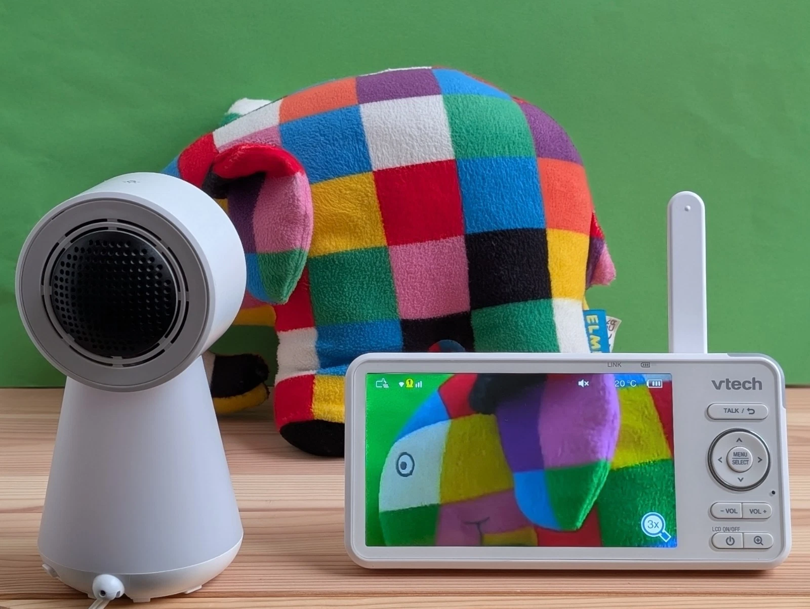 VTech RM5756HD Smart Video Baby Monitor - 5 inch screen & great features - Picture 3 of 24