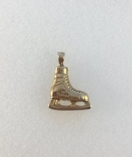 9ct Gold Ice Skate Boot Solid Charm/Pendant Height 2cms Weighs 3.4gms NEW