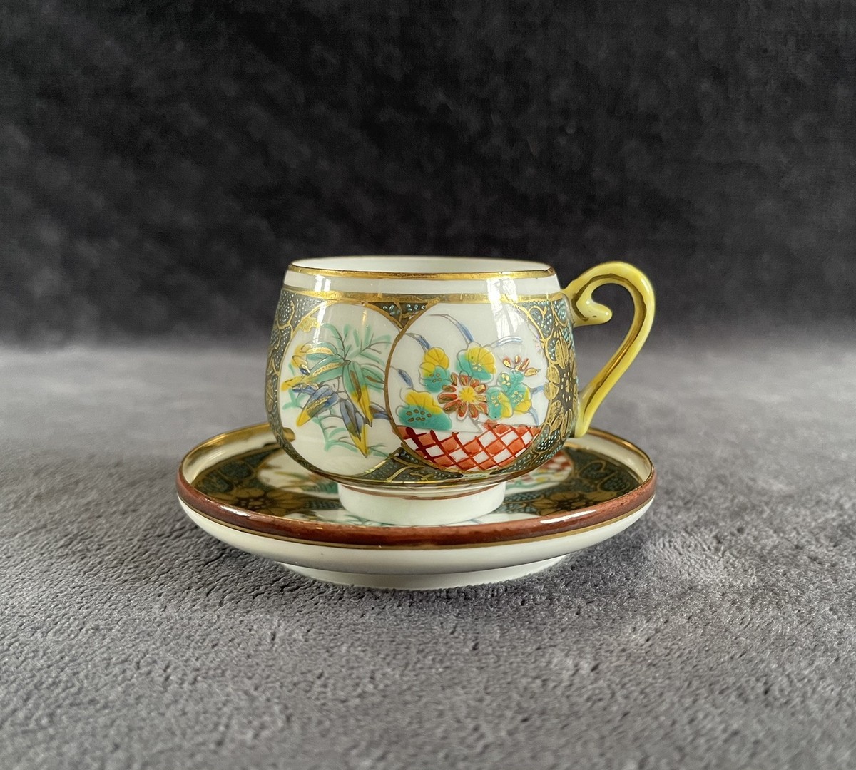 kutani china Lithophaneカップ ソーサー 1客 芸者 顔 Antique Japanese Kutani Lithophane Eggshell Porcelain Cup And