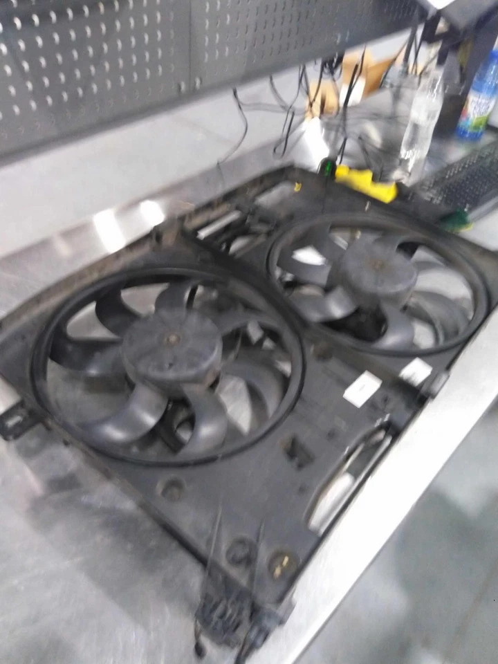 2015 Ford Fusion Engine Cooling Fan Motor OEM Grey 2.5L 161K Miles - Image 2 of 4