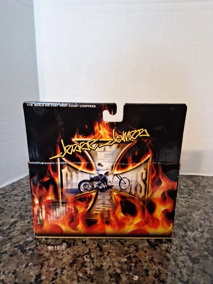Jesse James West Coast Choppers Dominator 2005 1:18 JJ05-18-02 Foto 4 de 4