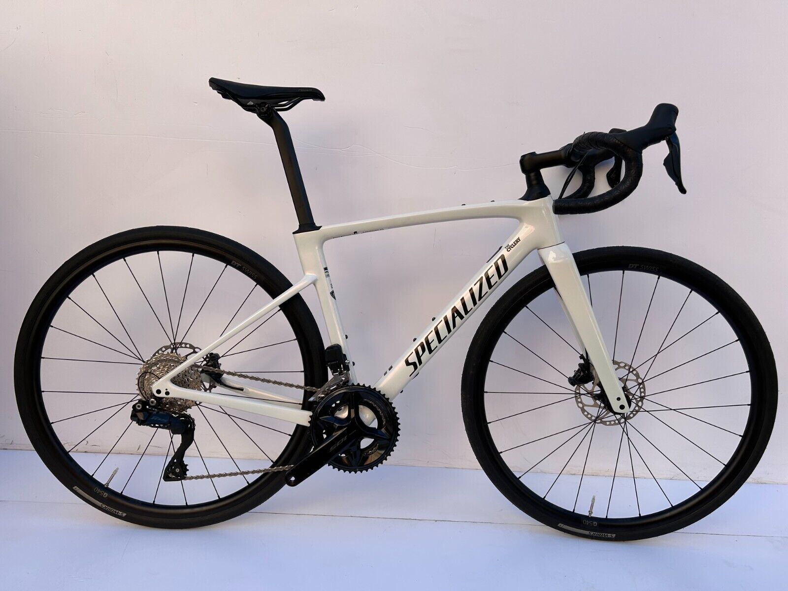 2023 Specialized Roubaix SL8 Comp carbon road bike - size 52