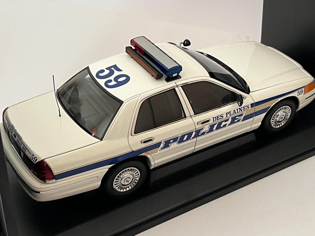 オートアート 1/18 72701 フォード クラウンビクトリア LAPD 箱付 オートアート 1/18 72701 フォード クラウンビクトリア LAPD 箱付