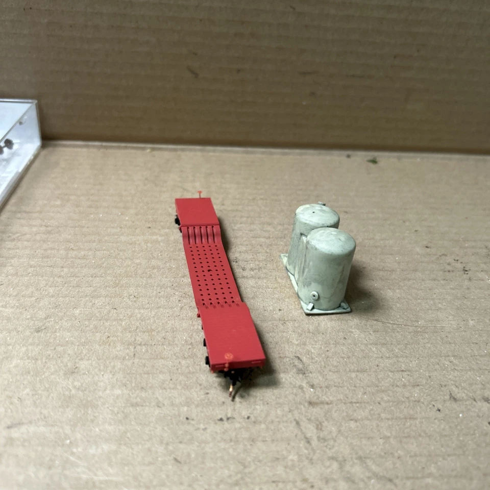 MICRO-TRAINS N SCALE #109 00 080 HVY WGT DEPRESSED CENTER FLAT w/LOAD D&H #16159 - Image 3 of 4
