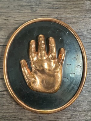 Darling 3D Patty-Cakes Handprint Plaque 1967 Artistic Creations Merry Christmas
