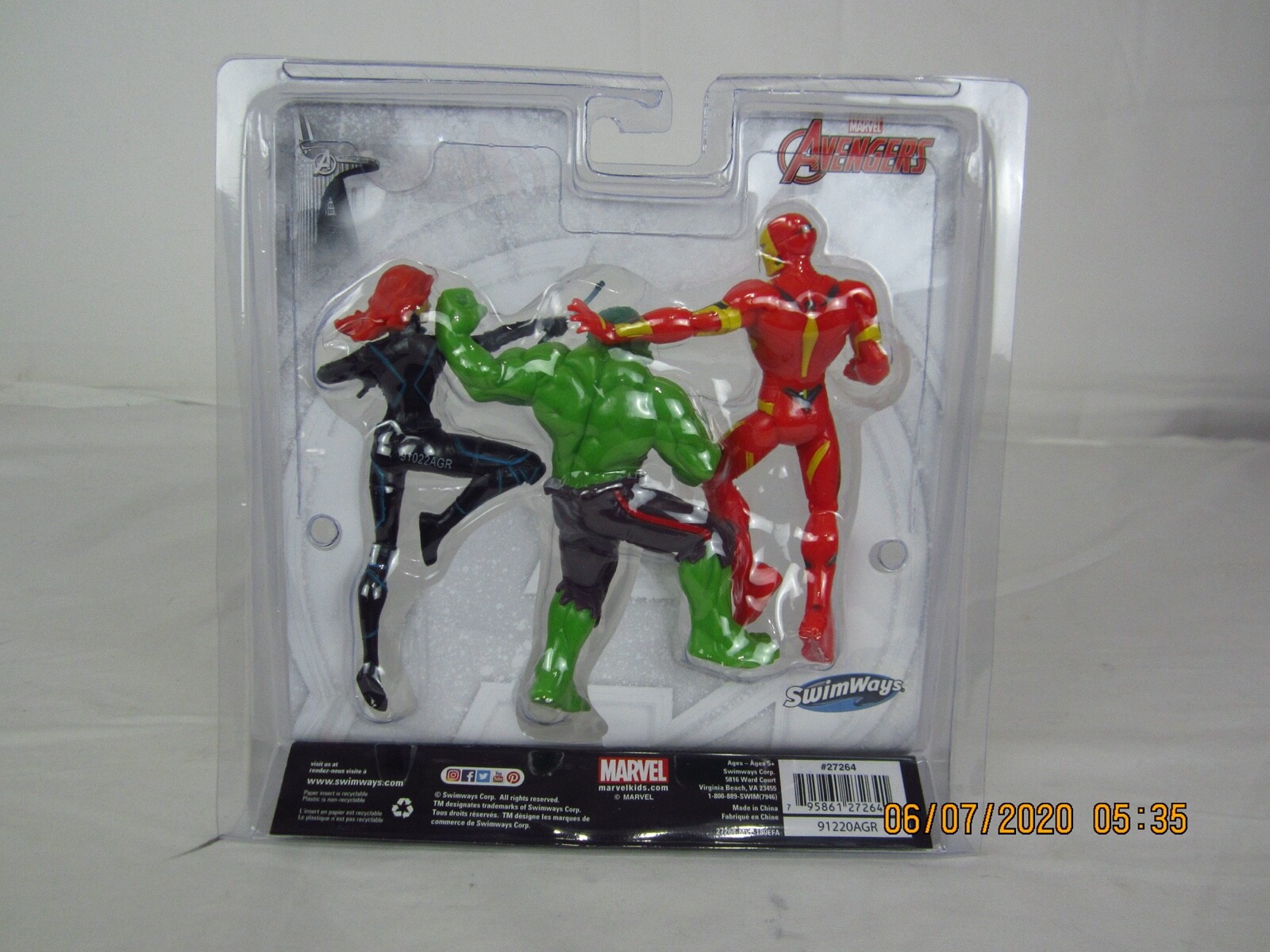 swimways avengers dive characters