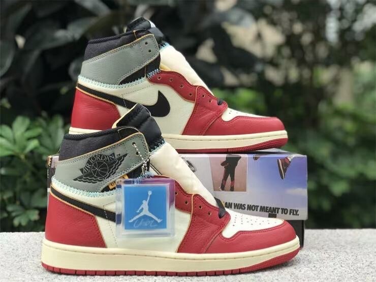 Size 9 - Union LA x Air Jordan 1 Retro OG SP High Chicago Size 9 - Union LA x Air Jordan 1 Retro OG SP High Chicago