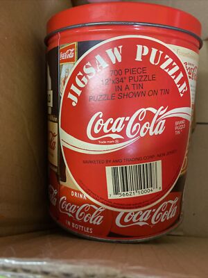 商品Ｎｏ.３７２６★Ｃｏｃａ―Ｃｏｌａ缶バッグ＋積載車＋グラス＋腕時計他色々詰☆ PUZZLE Coca Cola Jigsaw Puzzle 700 Piece 12x34 Nostalgia Round Tin