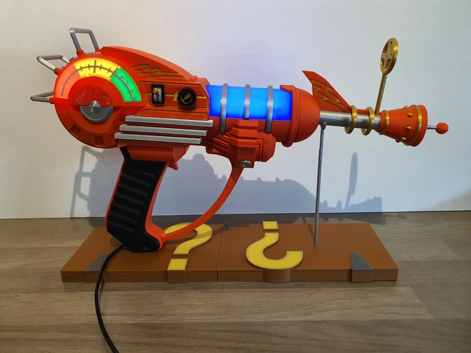 CoD Zombies Ray Gun MK1 Desk Display Lamp 5V USB LED - Image 2 of 4