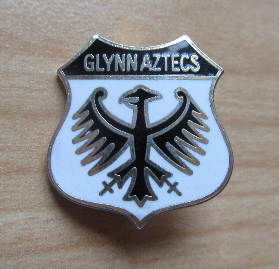 OLD RARE GLYNN AZTECS FOOTBALL CLUB ENAMEL BADGE NORTHERN IRELAND - Image 2 of 3