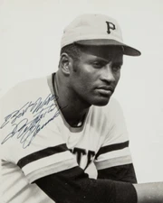 Roberto Clemente Autographed 8x10 Photo Signed Reprint Pittsburgh Pirates