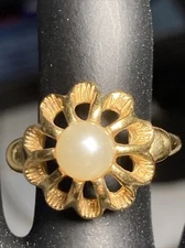 signed Avon Fluoresce Pearl Ring sz sizer floral Gold tone Old Vtg 40+ yrs