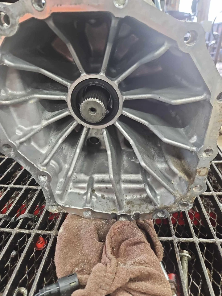 11 NISSAN ARMADA Transmission - Imagem 3 de 4