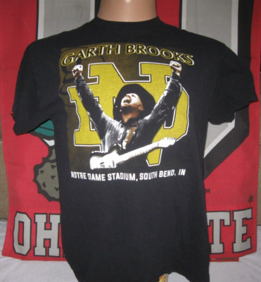 GARTH BROOKS Stadium Tour 2018 t shirt Men's Large NORTE DAME south bend COUNTRY