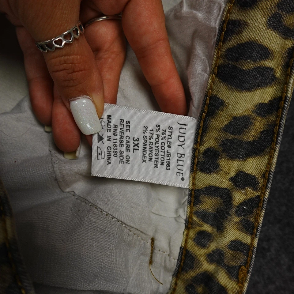 Judy Blue Leopard Print Denim Shorts 3XL Plus Size Frayed Raw Hem Animal - Image 3 of 4