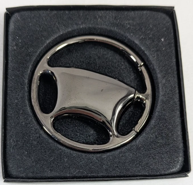 Officially Licensed - NISSAN GT-R - Metal Steering Wheel Carbineer Keychain Foto 2 de 4
