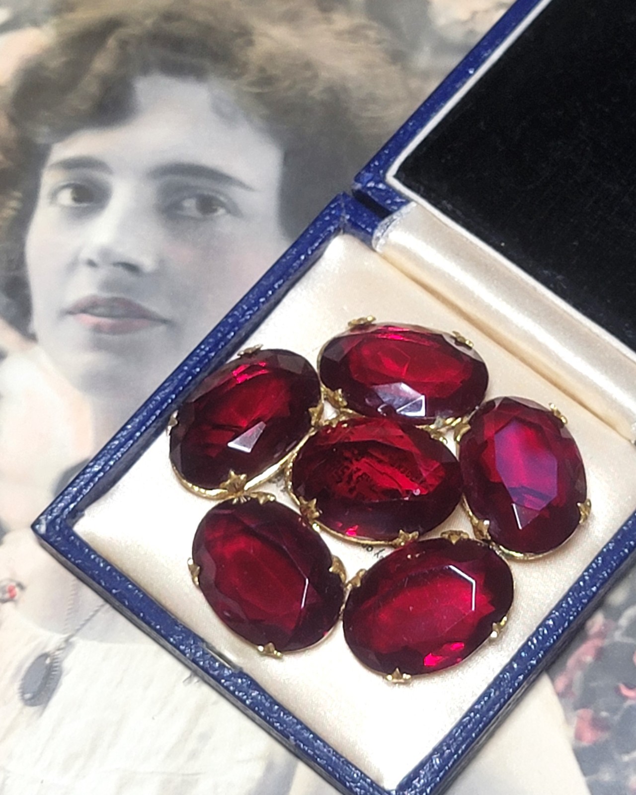STUNNING VINTAGE LARGE OPEN BACK RUBY RED GLASS B… - image 1