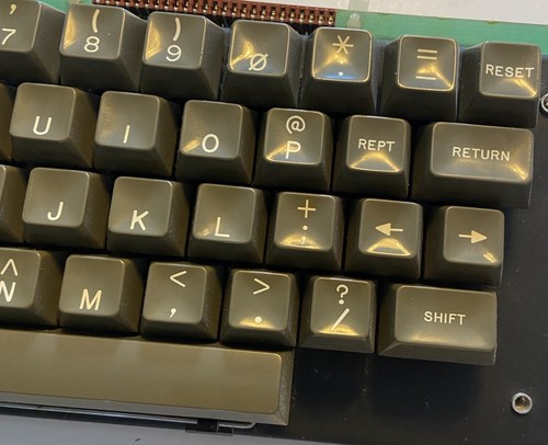 Apple II Plus Keycaps (NON-RFI) - Picture 4 of 4