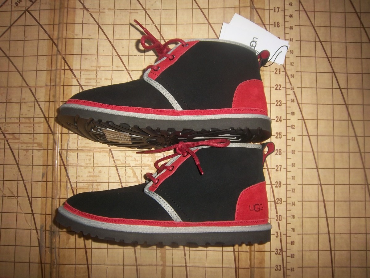 MENS SIZE 9 UGG BLACK/RED/GRAY SUDE/WOOL CHUKKA BOOTS - NWOB 