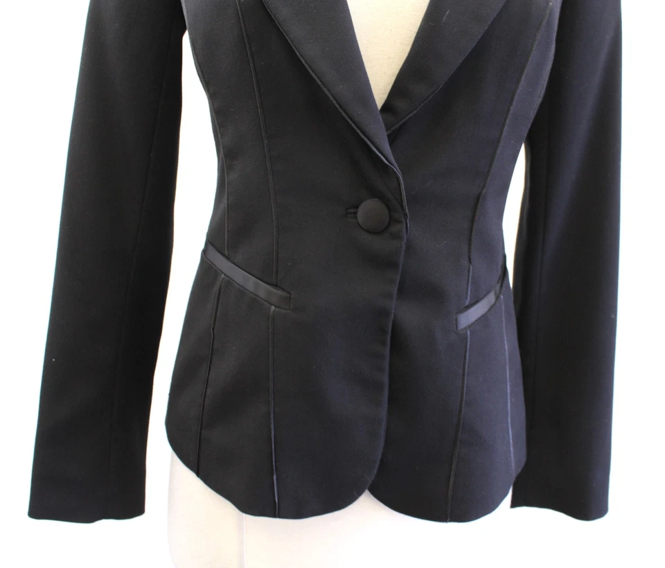 White House Black Market 黑色缎面装饰荷叶领西装外套夹克,尺寸 00 — 第 3/4 张图片