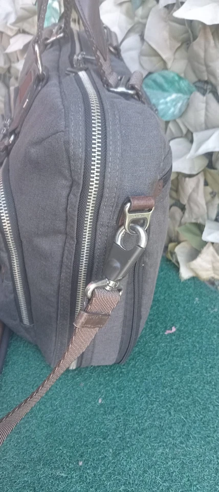 Maletín delgado TUMI Alpha Bravo YUMA tamaño portátil cuero nailon Foto 4 de 4