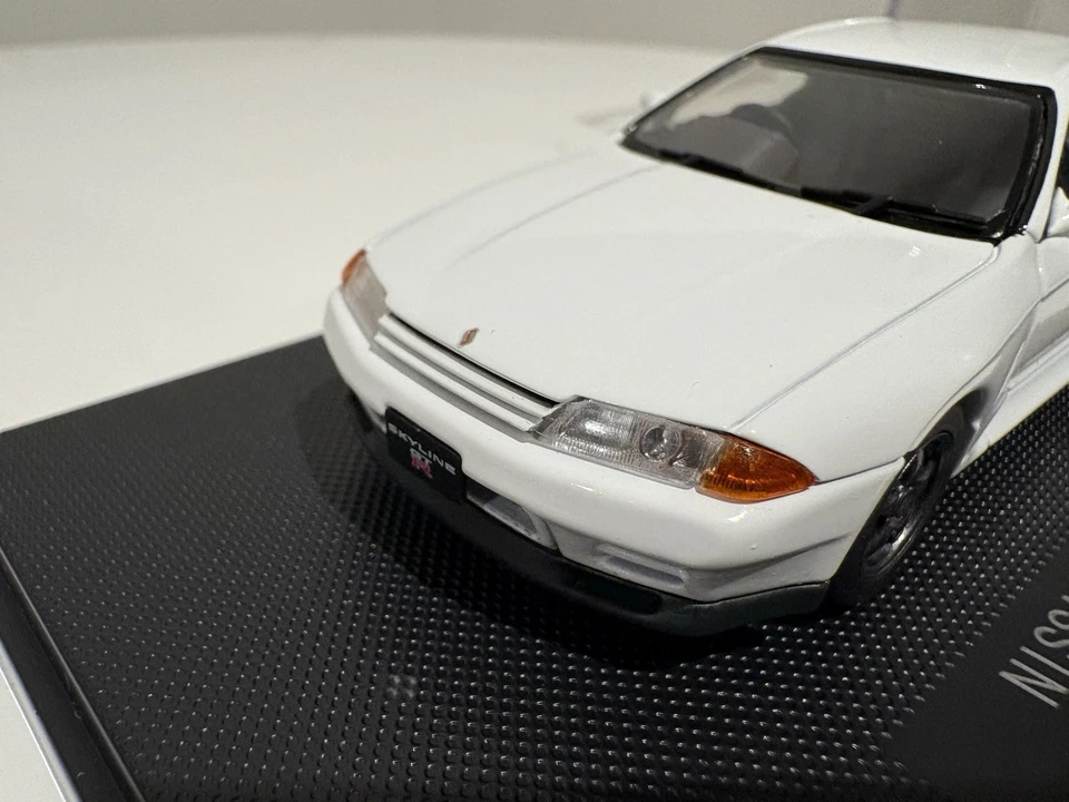Ebbro 1/43 Nissan Skyline R32 GTR White - image 3 of 4