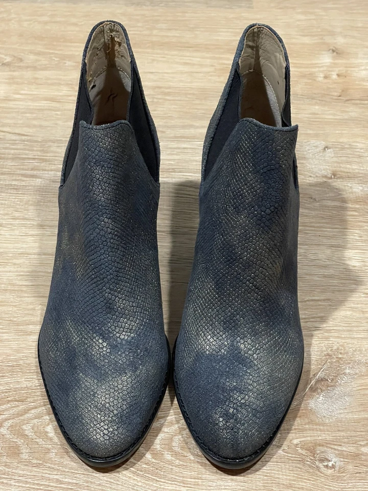 NEW G.I.L.I. Metallic Leather Chelsea Boots Baldwyn Size 7.5 - Image 2 of 4