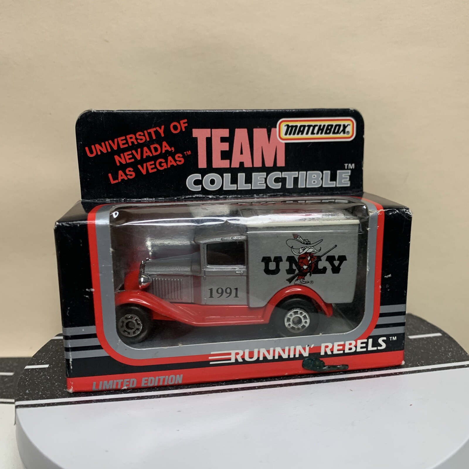 1991 Matchbox Team Collectible University of Nevada Las Vegas Runnin' Rebels NIP