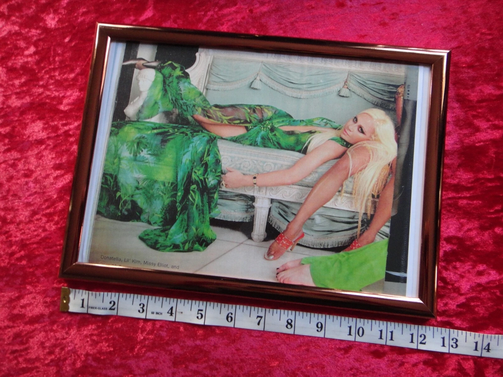 DONATELLA VERSACE IN THE GREEN JLO ABITO MODA ICONA HIP HOP MEMORABILIA