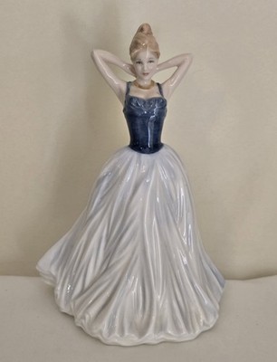 Handmade Royal Doulton CLASSICS IN VOGUE Finishing Touches Porcelain Figurine