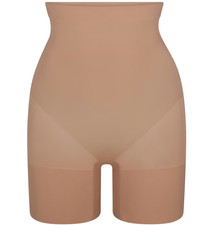 Skims Seamsless Sculpt High Waisted Mid Thigh Short Sienna, Medium