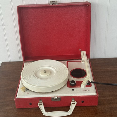 #ad Vintage Sears Record Player Toy Child’s 45 33 in Case WORKS $38.21