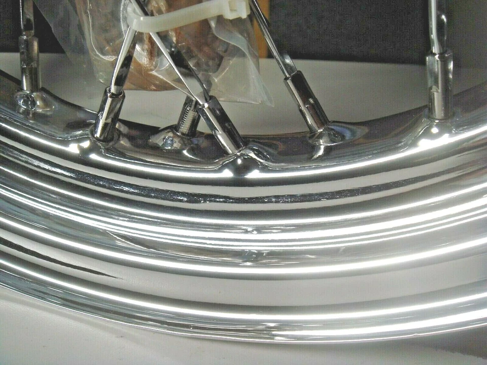 Harley FLST 16" roda dianteira torcida 40 raios cromada 1986-1999 V-Twin 52-0852 X5 - Imagem 3 de 4