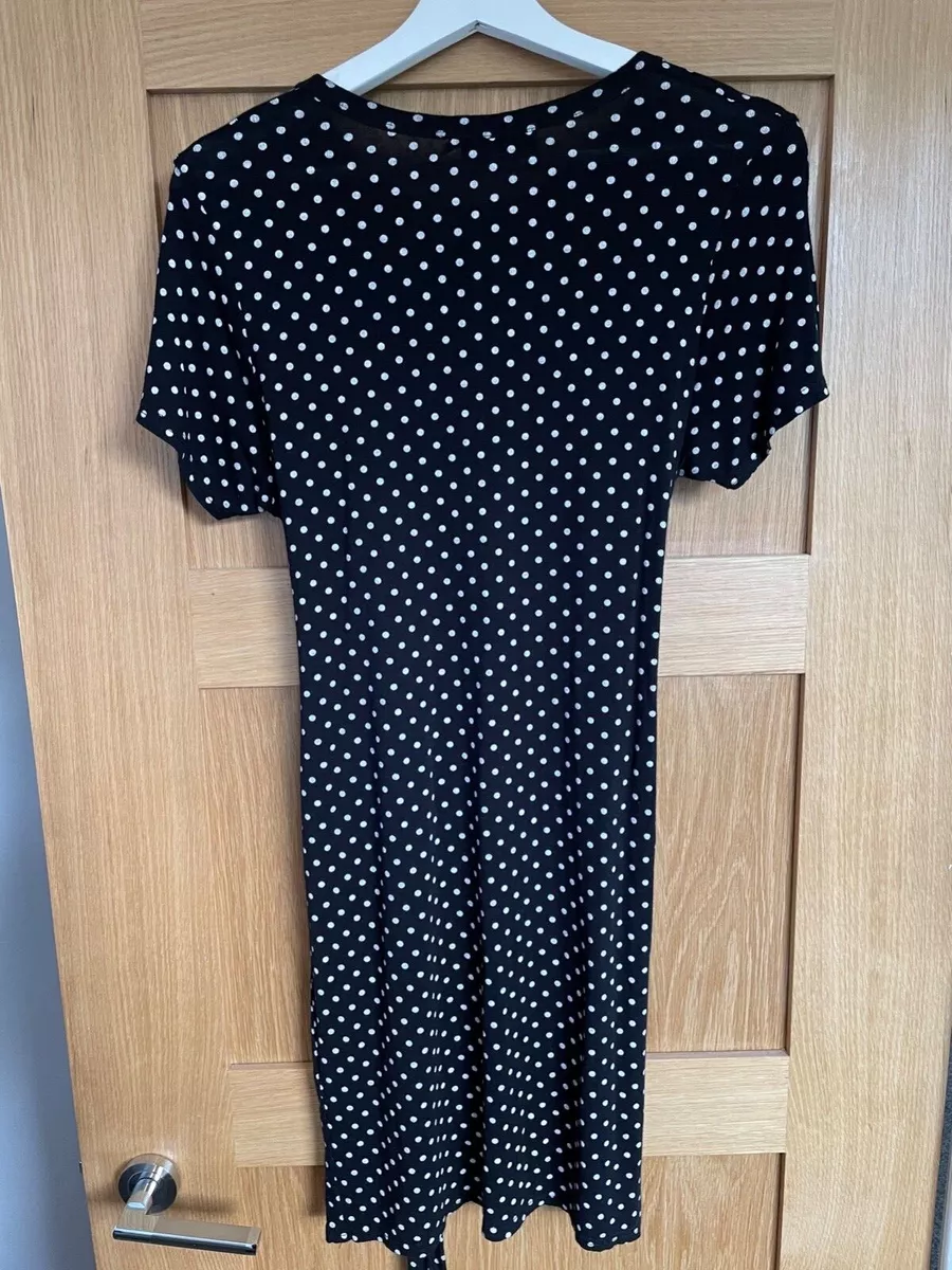 Pretty little thing black polka best sale dot dress