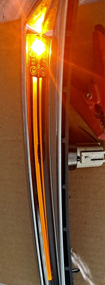 2013-2016 Cadillac SRX Chrome Fender Trim Lighted Driver Left 2014 2015 (C) - Image 2 of 4