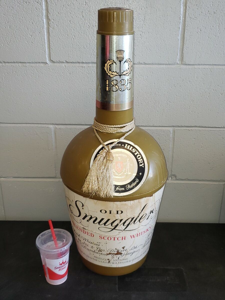 VINTAGE 1960S OLD SMUGGLER SCOTCH WHISKY LARGE 29 VINTAGE 1960S OLD SMUGGLER SCOTCH WHISKY LARGE 29