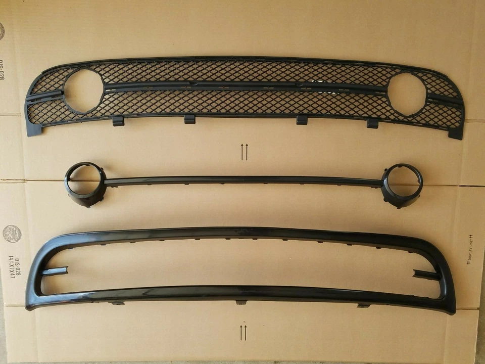 Комплект из 3 нижних молдингов для переднего бампера 2001-2005 BEETLE, сетчатая решетка, отделка противотуманных фар - Изображение 2 из 2
