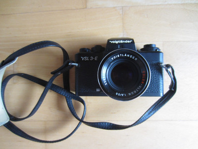 Spiegelreflexkamera Voigtländer VSL 3-E mit Objektiv Color-Ultron 1,8/50