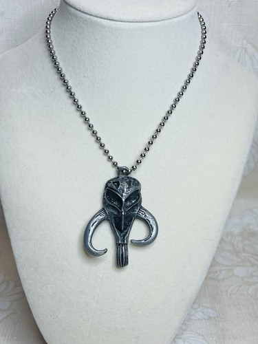 Star Wars The Mandalorian Mythosaur Skull Pendant Necklace – Antiqued Silver