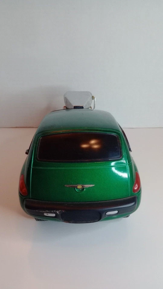 MÁQUINAS MUSCULARES '00 PT CRUISER (VERDE OSCURO) ESCALA 1:18 FUNLINE Foto 3 de 4