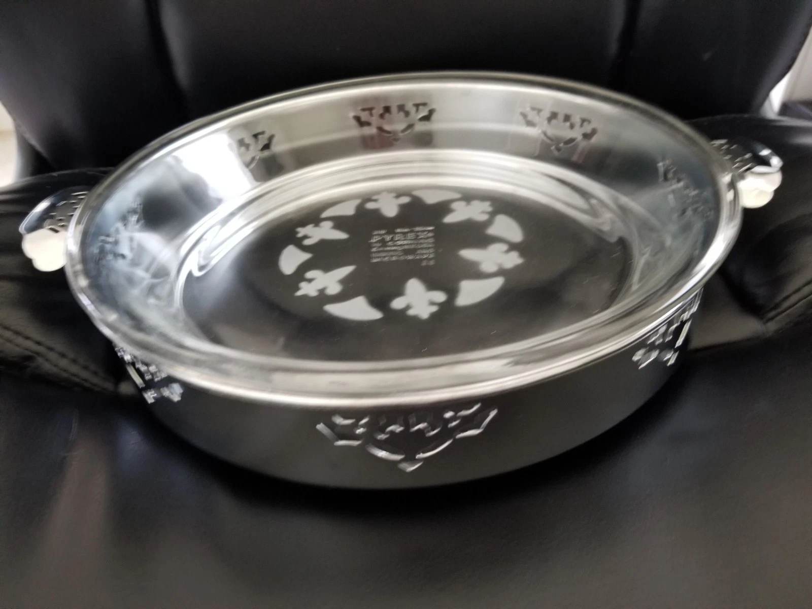 Pyrex 10" Round Serving Pie Dish w/Silverplate Handled Server Tray
