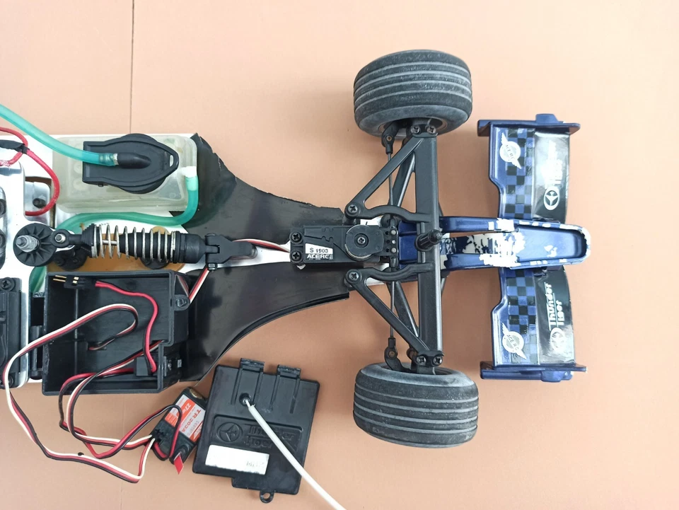 Automodello a scoppio F1 RC 1/8 thunder tiger modellismo dinamico per ricambi - Immagine 4 di 4