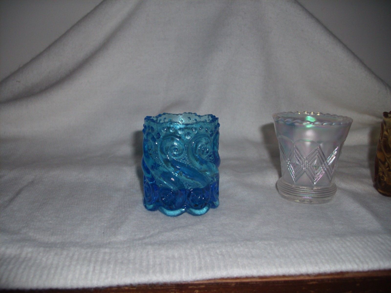 "3" FENTON GLASS VOTIVE CANDLE HOLDERS AMBERPEARL WHITE& BLUE eBay