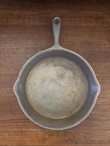 Wagner Ware Sidney O Cast Iron Frying Pan 1401-C 11'' Diameter