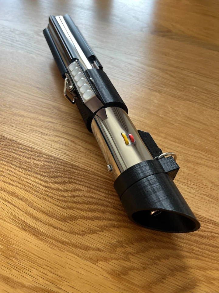 Darth Vader Lightsaber Prop Replica - With Force Crystals - Metal - Full size - Image 4 of 4