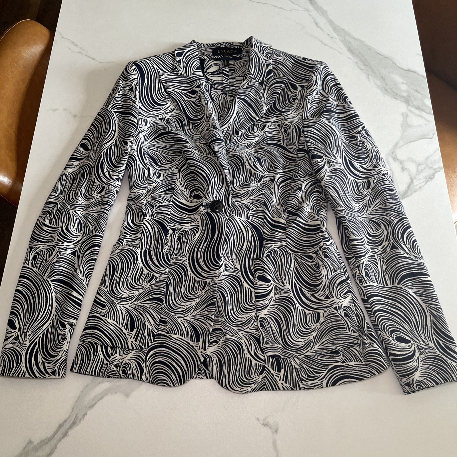 Escada Navy Blue Ivory Swirl Patterned Wool Blend Blazer Size 4 (US) 36 (EU) EUC